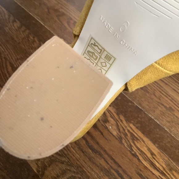 Nasty Gal yellow heels size 39 - Picture 3 of 5